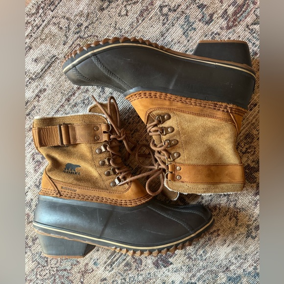 Sorel boots - Picture 1 of 5